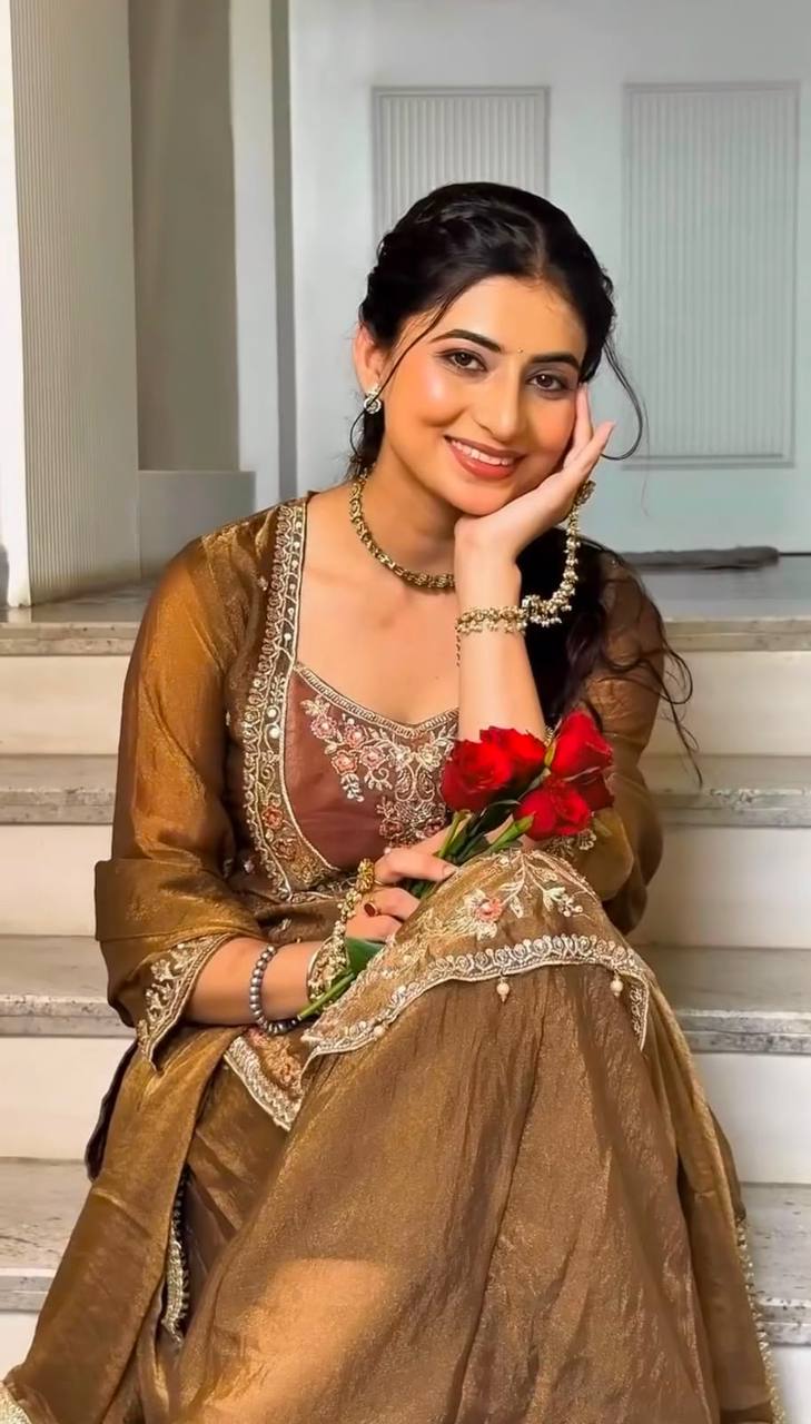 Premium Simmer Fabric Pakistani Suit Party Wear Salwar Kameez