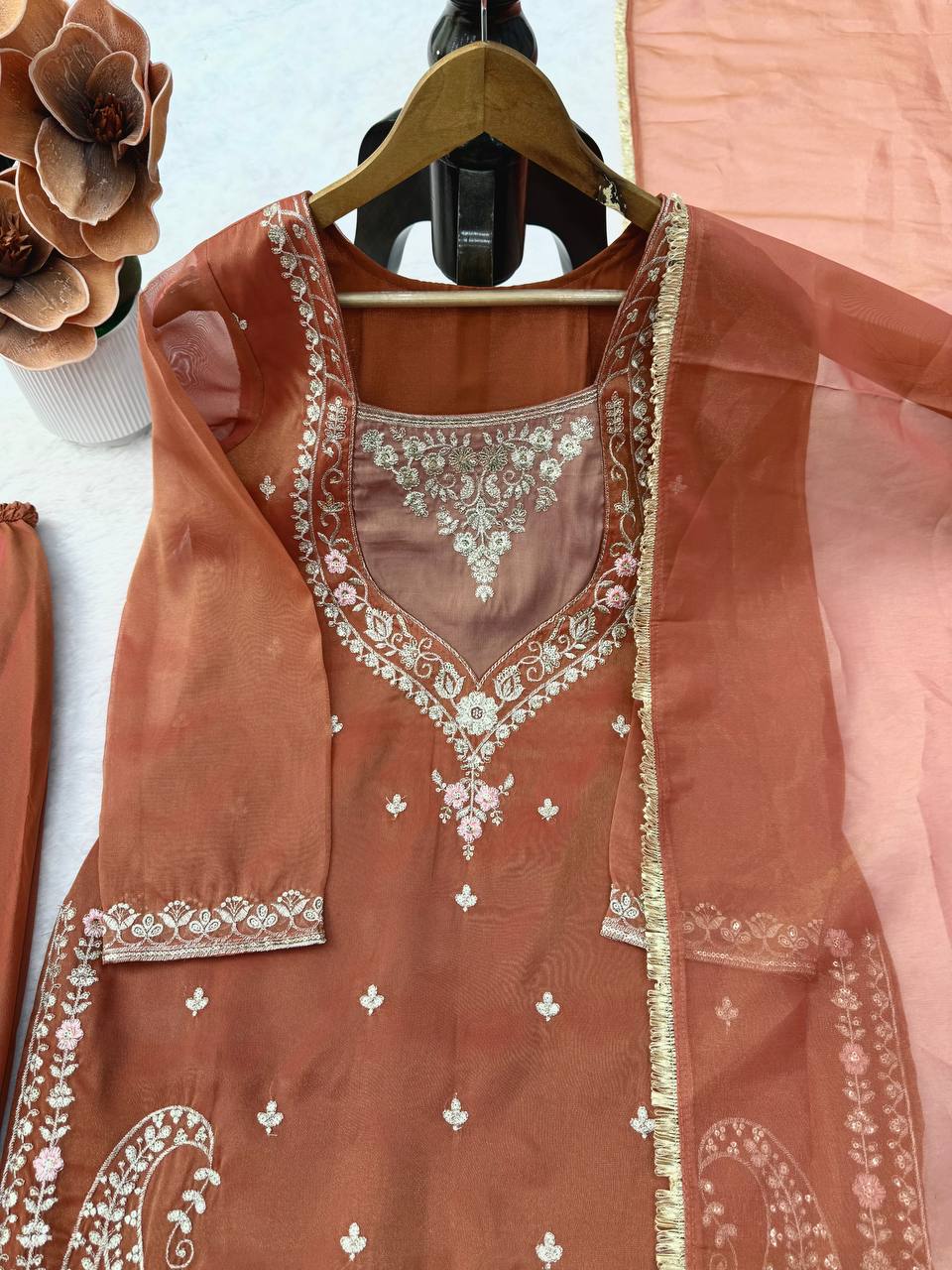 Premium Simmer Fabric Pakistani Suit Party Wear Salwar Kameez