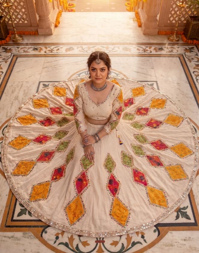 1415 Off-White Cotton Chaniya Choli with Bandhej Patchwork & Mirror Work